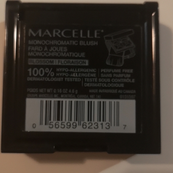 Makeup - Picture 2 of 7